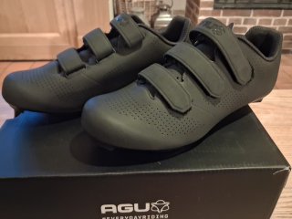 Chaussures vélo de route toutes neuves