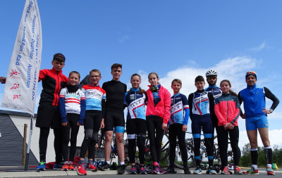 Les jeunes et moins jeunes de l'Ecole Triathlon
