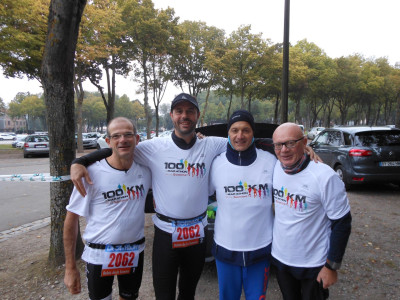 Quelques minutes avant le départ du relais 100km  Fred,Sylvain,Eric,Jean-Luc