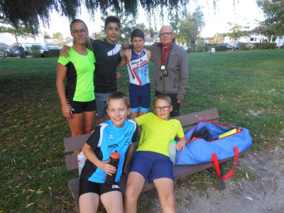 Des exercices de force,de coordination,de vitesse,de la bonne humeur,bravo à ces jeunes triathlètes 