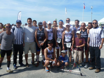 Photos de groupe + Bruno Juge + Ludo à la sortie à l'australienne