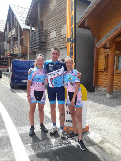 Manon, Mathieu Josrand et sa fille Mathea