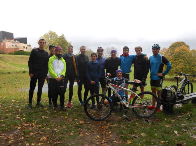 Une séance spécifique run&bike et cross sous "Le déluge " pour nos valeureux triathlètes présents.Ch