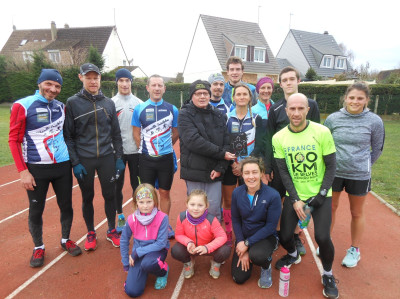 Fier d'être le dépositaire du trophée du nombre ,remporté par nos triathlètes,lors du t.p.n