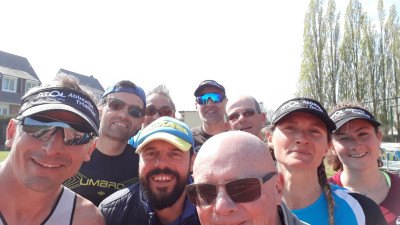 Une séance d'e.m.a , très utile pour le 5 et 10 kilomètres ,bien négociée par nos triathlètes 