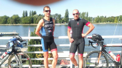 hubert et Mickael apres séance vélo devant l'allier